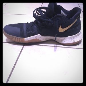 Nike Kyrie 3 obsidian